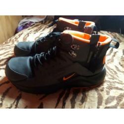 Nike air mt 44