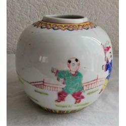 Chinese Gemberpot Famille Rose, Yongzheng, 20e