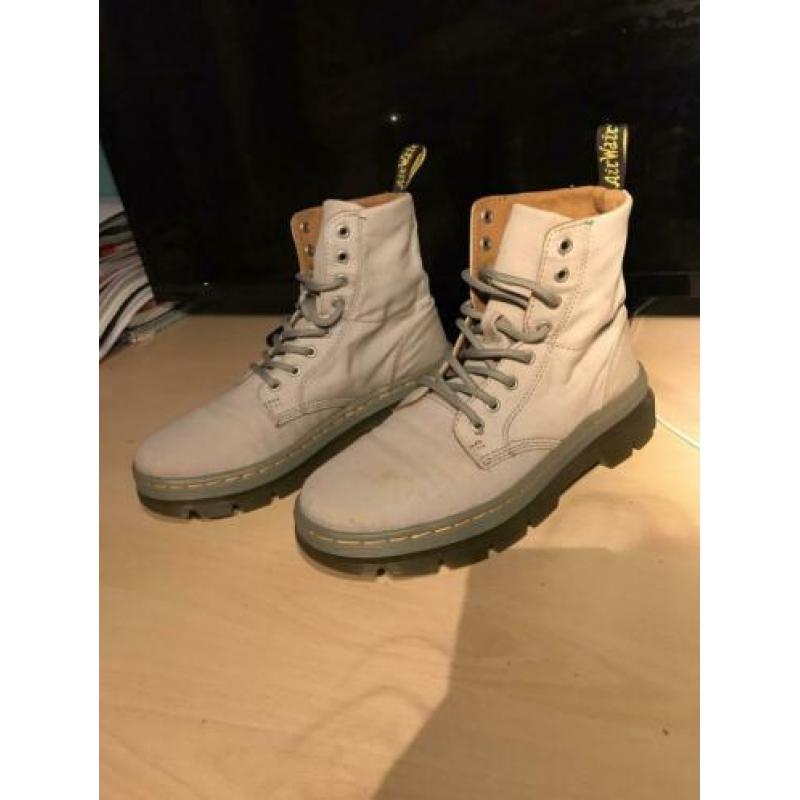 Dr. Martens 38