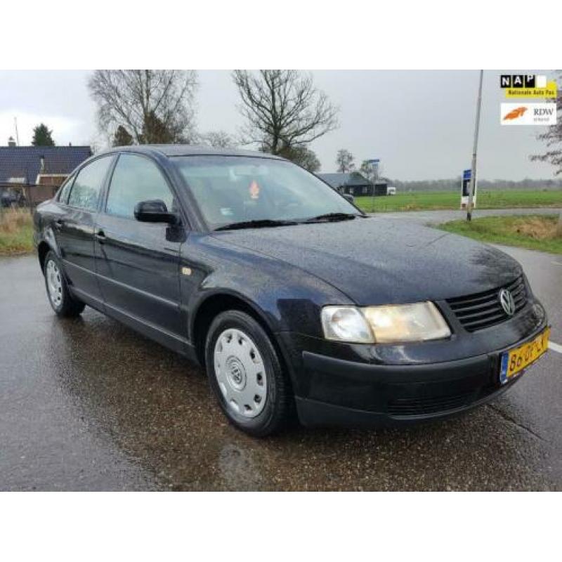 Volkswagen Passat 1.6 MET A.P.K. ( INRUILKOOPJE) !