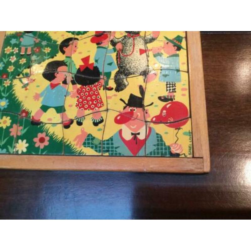 Oude houten schoolpuzzels.KAREL LINKS