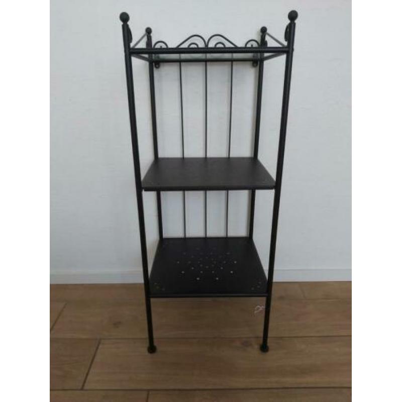 Legkast 3 etages, zwart aluminium.
