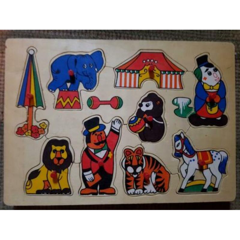 Diverse houten puzzels. Winnie de pooh, Bobo, antieke puzzel