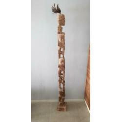 Houten totempaal