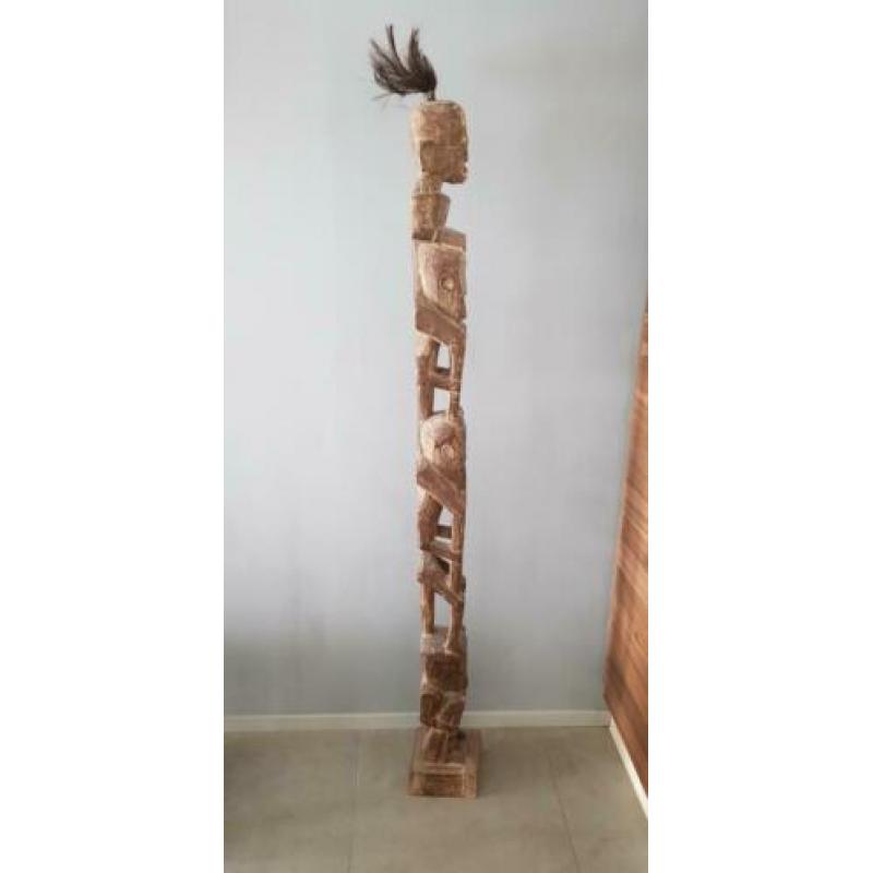 Houten totempaal