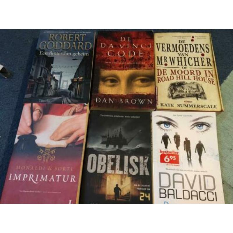 Diverse leesboeken oa biografieën, detectives en romans