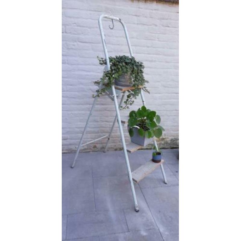 4 treeds trap decoratie vintage etalage