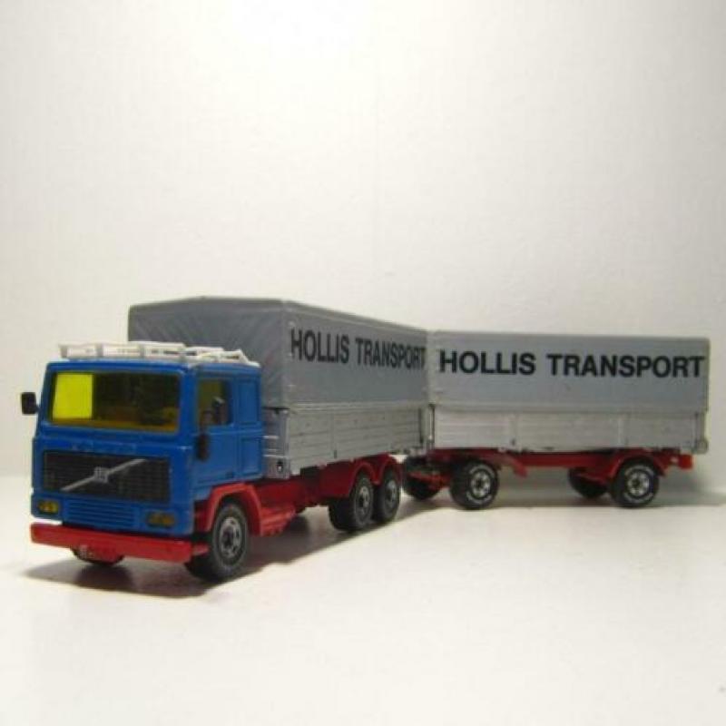 Siku - Volvo F10 - Hollis Transport