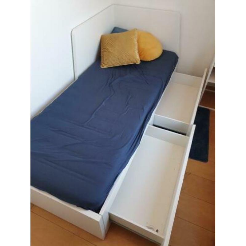 flekke bed ikea