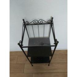 Legkast 3 etages, zwart aluminium.
