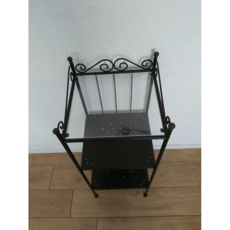 Legkast 3 etages, zwart aluminium.