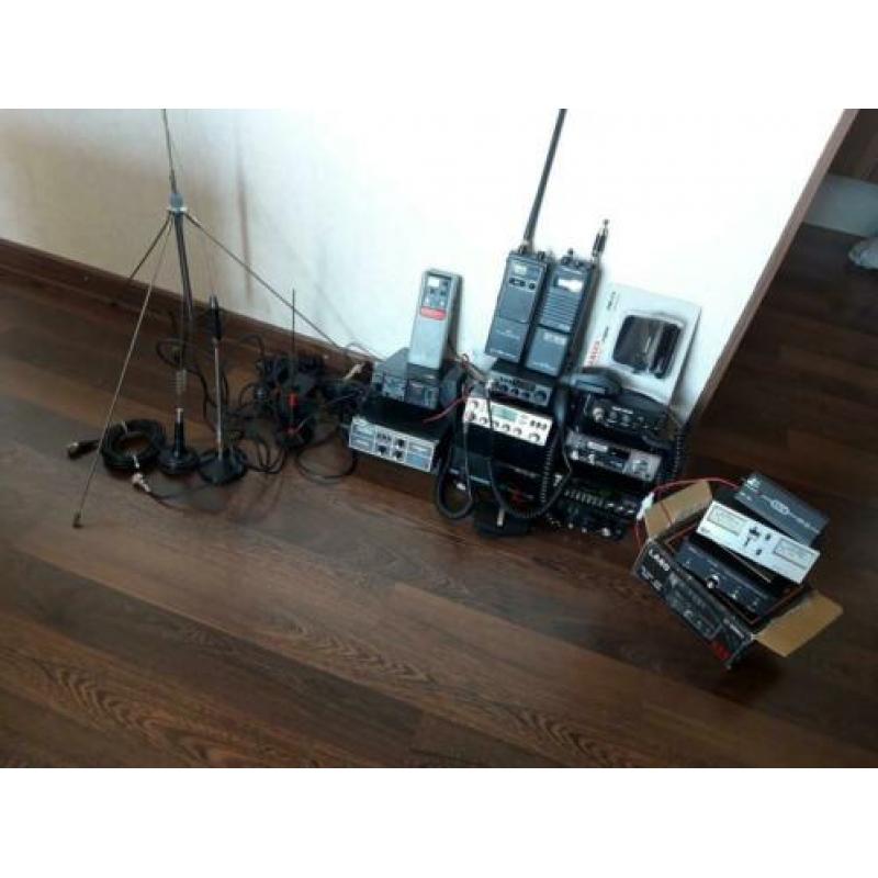 Zeer veel 27 mc bakkie. s.. Portofoons antenne.s VRPR145