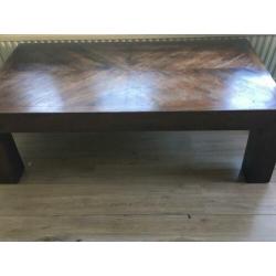 Koloniale robuuste salontafel