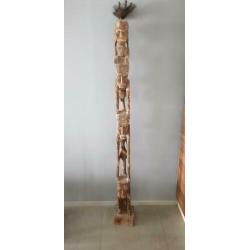 Houten totempaal
