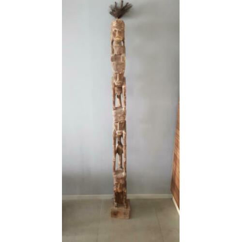 Houten totempaal
