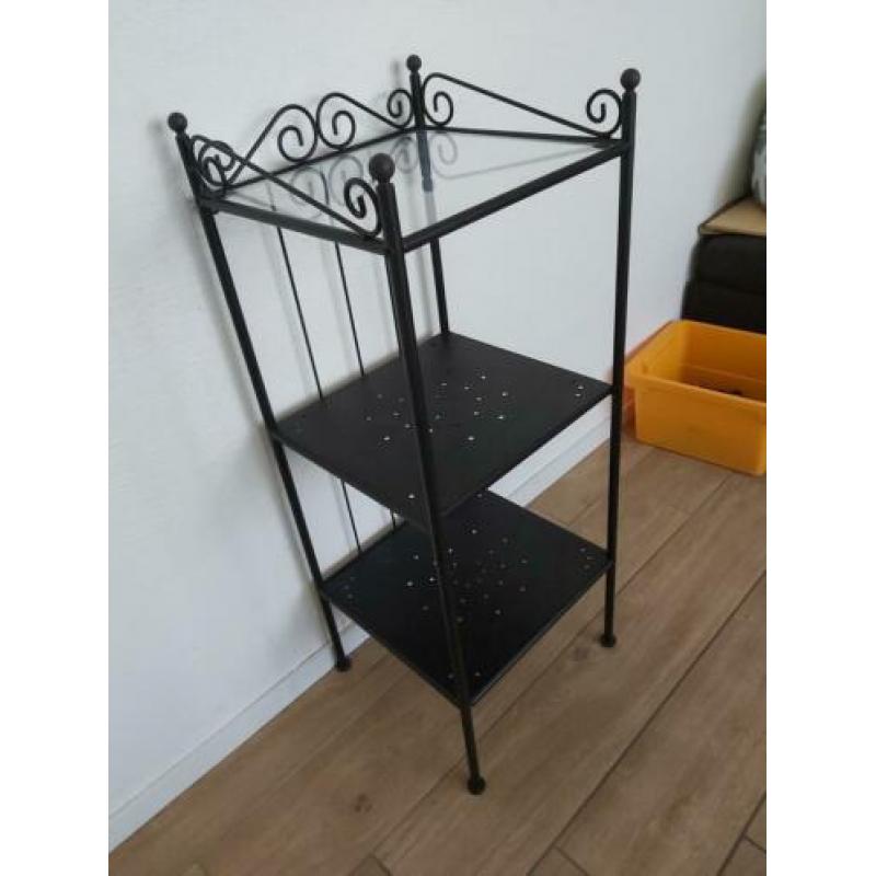 Legkast 3 etages, zwart aluminium.