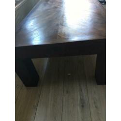 Koloniale robuuste salontafel