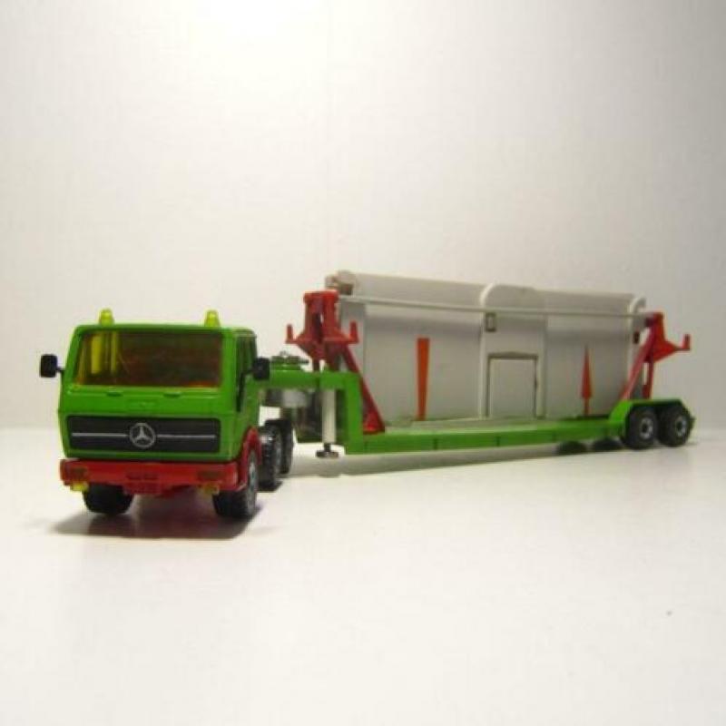 Siku - Mercedes 2232 garagetransport