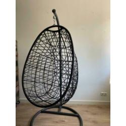 Hangstoel zwart/grijs ei-vormig