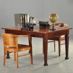 Antieke bureaus / Strakke partnerschrijftafel met 6 laden...