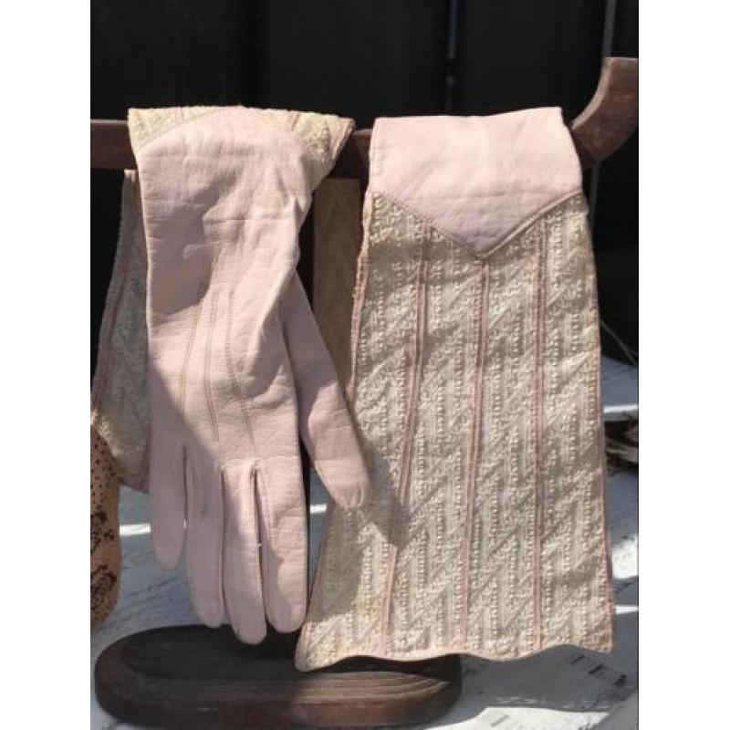 Antiek handschoen kalfsleer roze oud kant lange elleboog