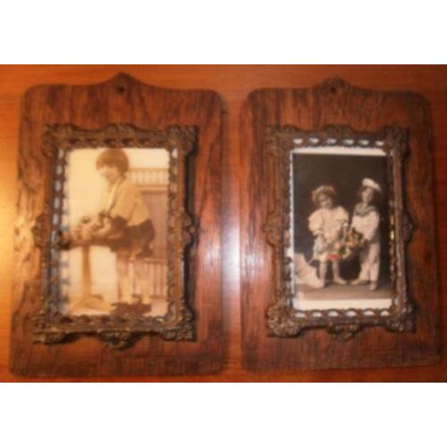 2 Art-Deco fotolijstjes met koperen omlijsting kunnen hangen