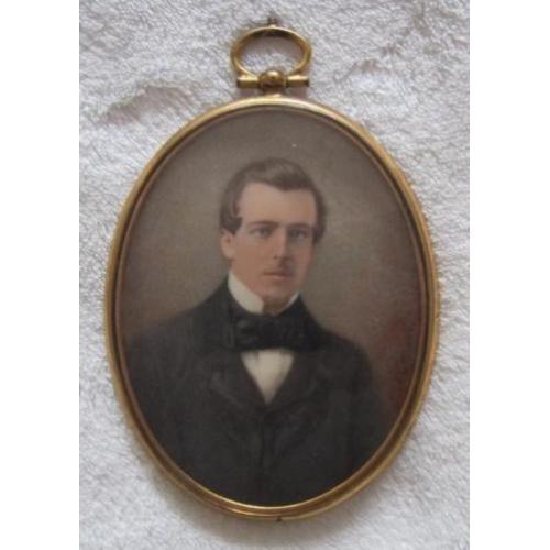 =portret miniatuur van een jonge man = gesigneerd =ca 1920=