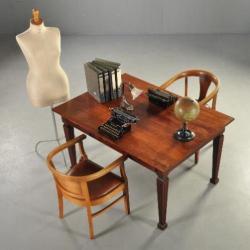 Antieke bureaus / Strakke partnerschrijftafel met 6 laden...