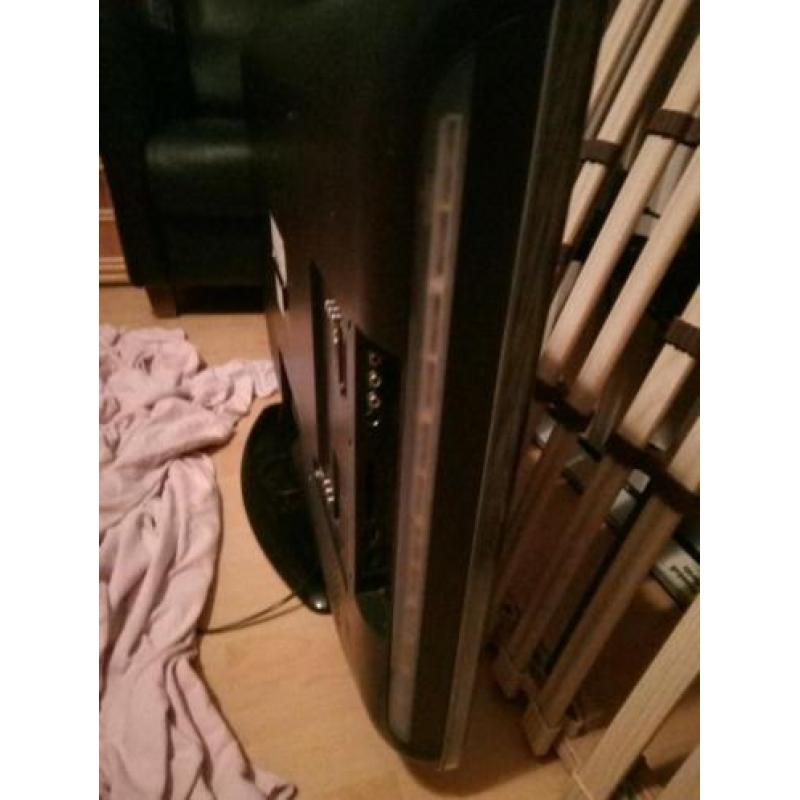 Philips lcd tv 107 cm