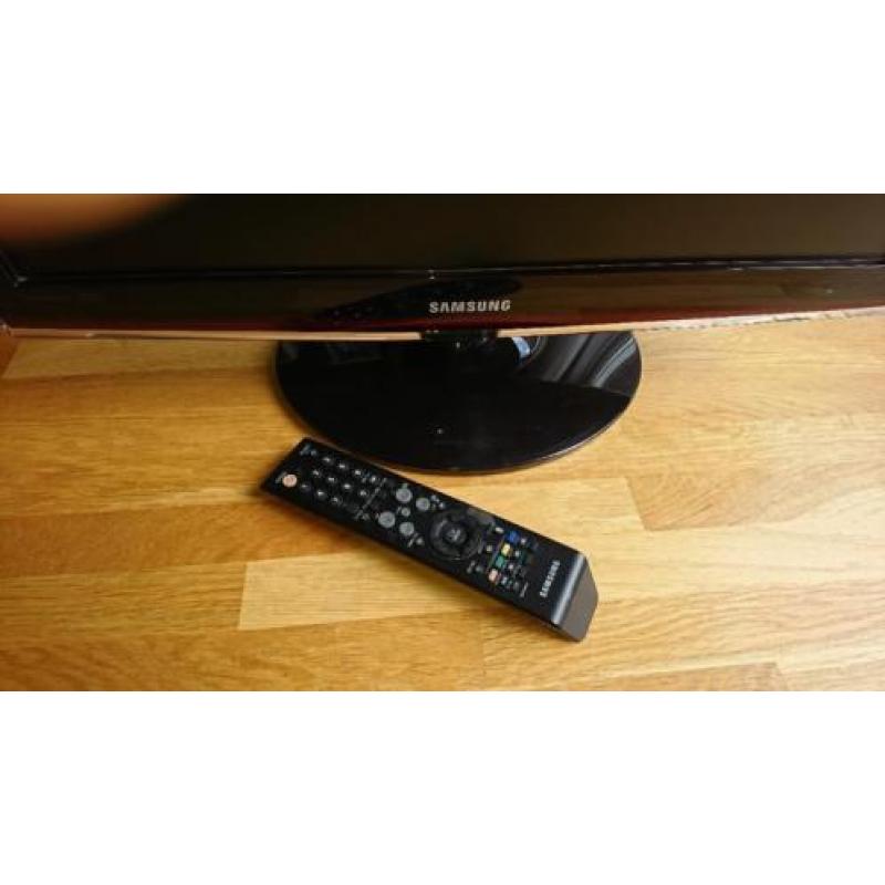 Samsung SyncMaster T240HD tv