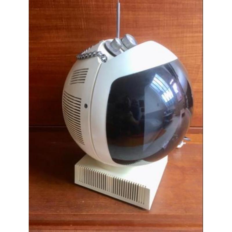 Vintage JVC TV Nivico video sphere space helmet design