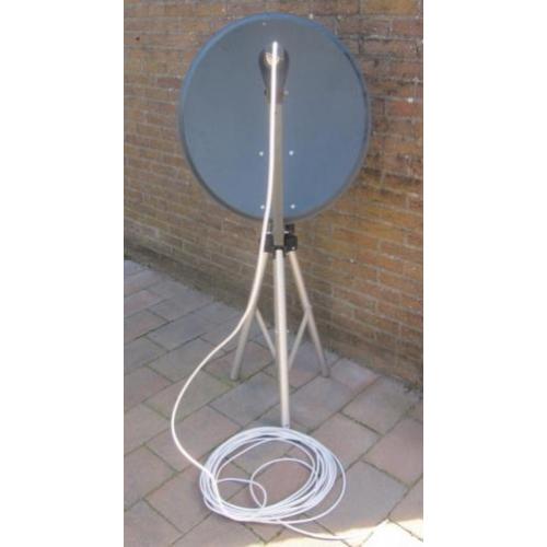 Te koop: Satellietschotel inclusief kabel en statief