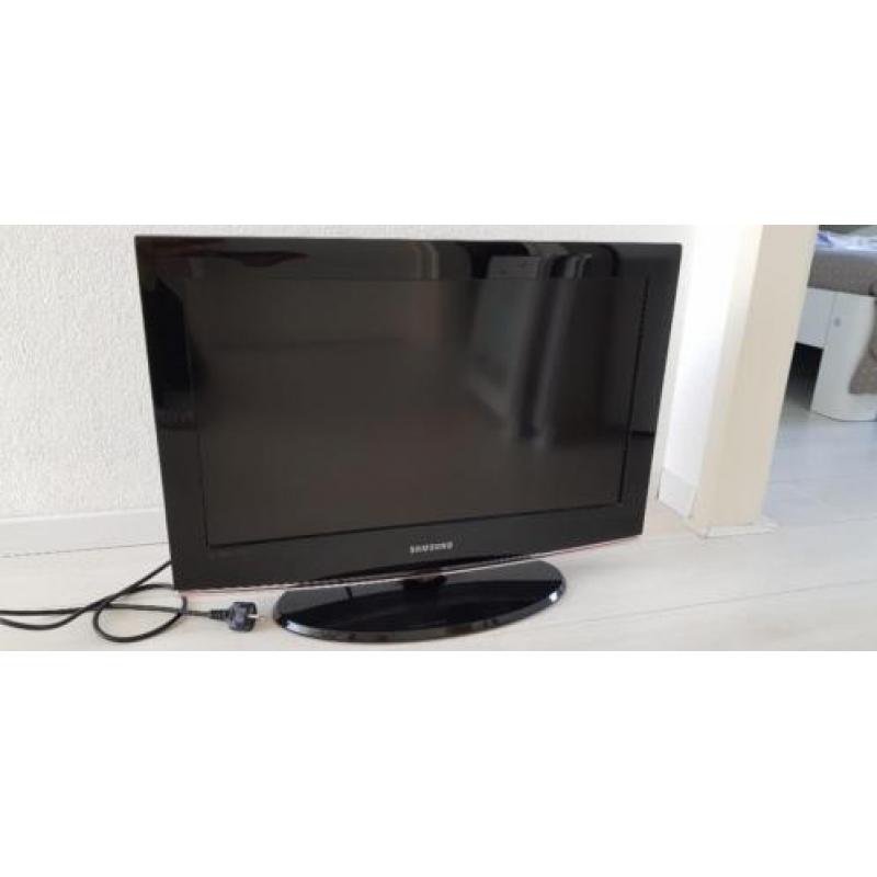 Samsung HD TV 26 inch LE26B450