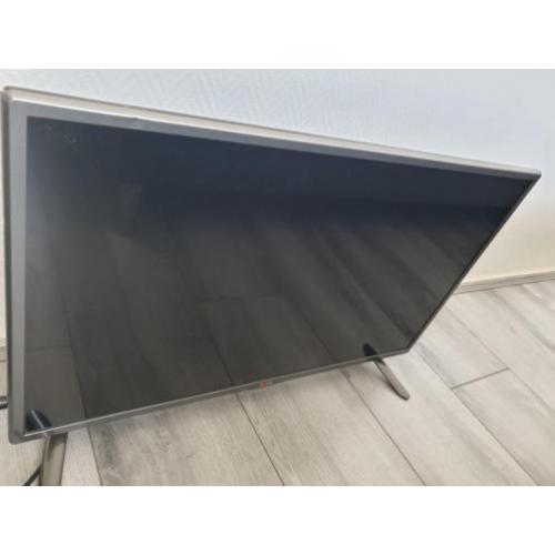 Vrijwel ongebruikte LG HD LED 32 Inch TV DVB S2 DVB C