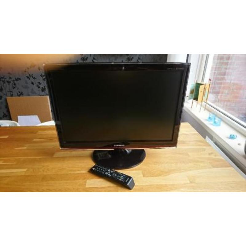 Samsung SyncMaster T240HD tv