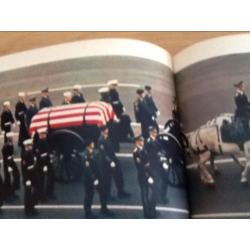 Vier zwarte dagen, 1963. Na de moord op Kennedy