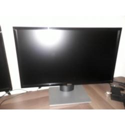 2 Dell 24 inch beeldschermen+toetsenbord
