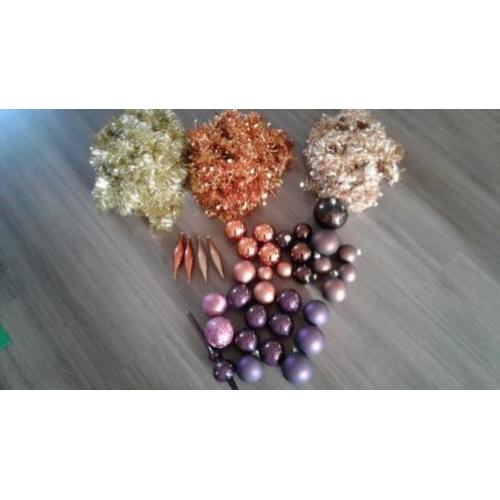 Kerstballen pakket slingers ballen kerstboom versiering