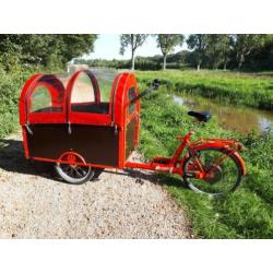 Elektrische crèche bakfiets voor 8 kinderen