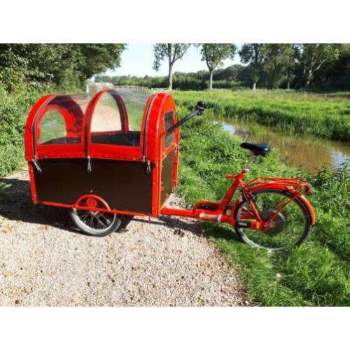 Elektrische crèche bakfiets voor 8 kinderen