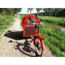 Elektrische crèche bakfiets voor 8 kinderen