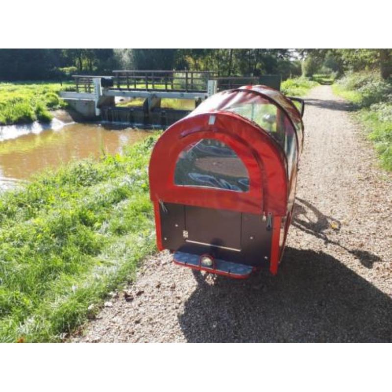 Elektrische crèche bakfiets voor 8 kinderen