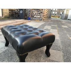Mooie Chesterfield hocker
