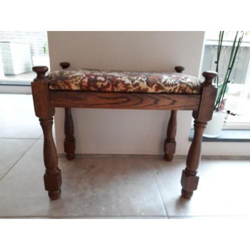 Te koop retro voetenbankje