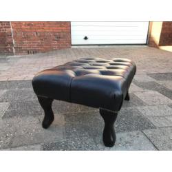 Mooie Chesterfield hocker