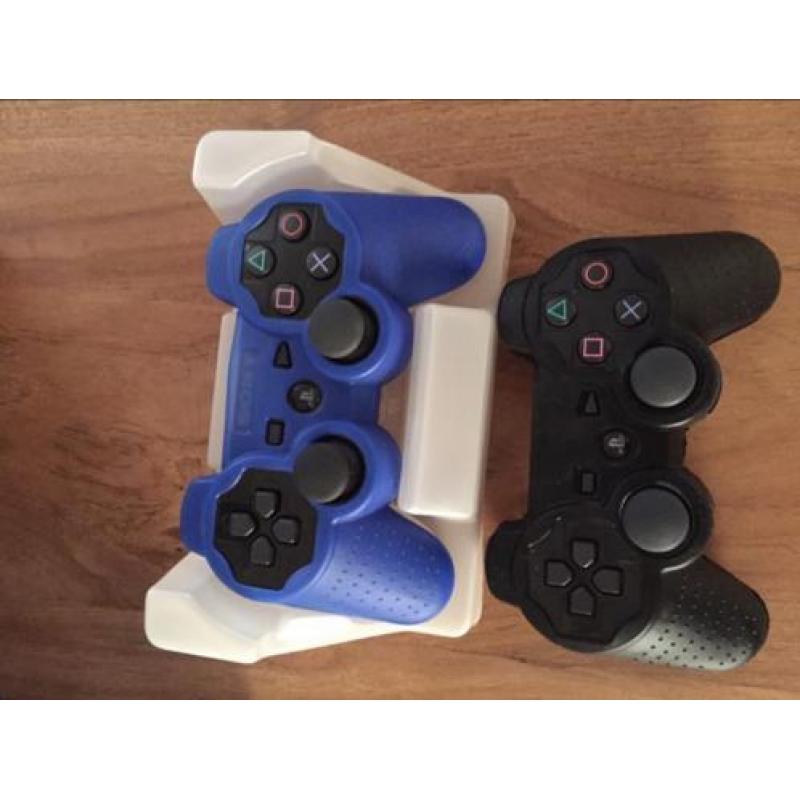 Te ps3 500gb 2 controllers met games