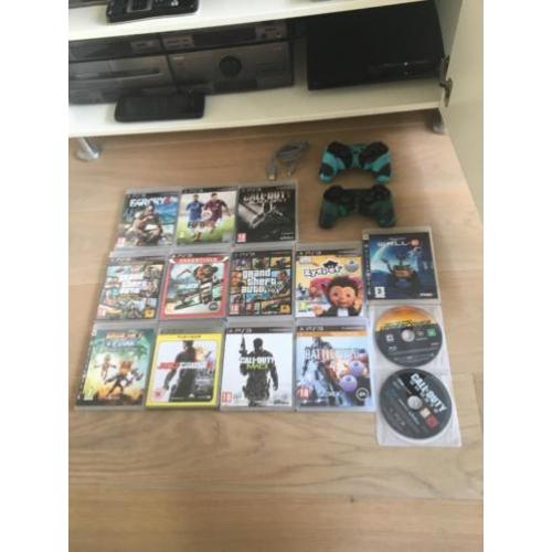 Ps3 320gb + 2 controllers (met sleeves) + 16 spellen