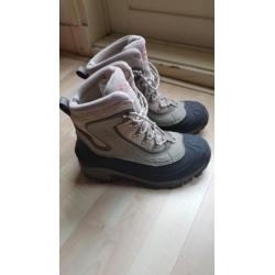 Colombia snowboots maat 41 1/2 vallen kleiner maat 40