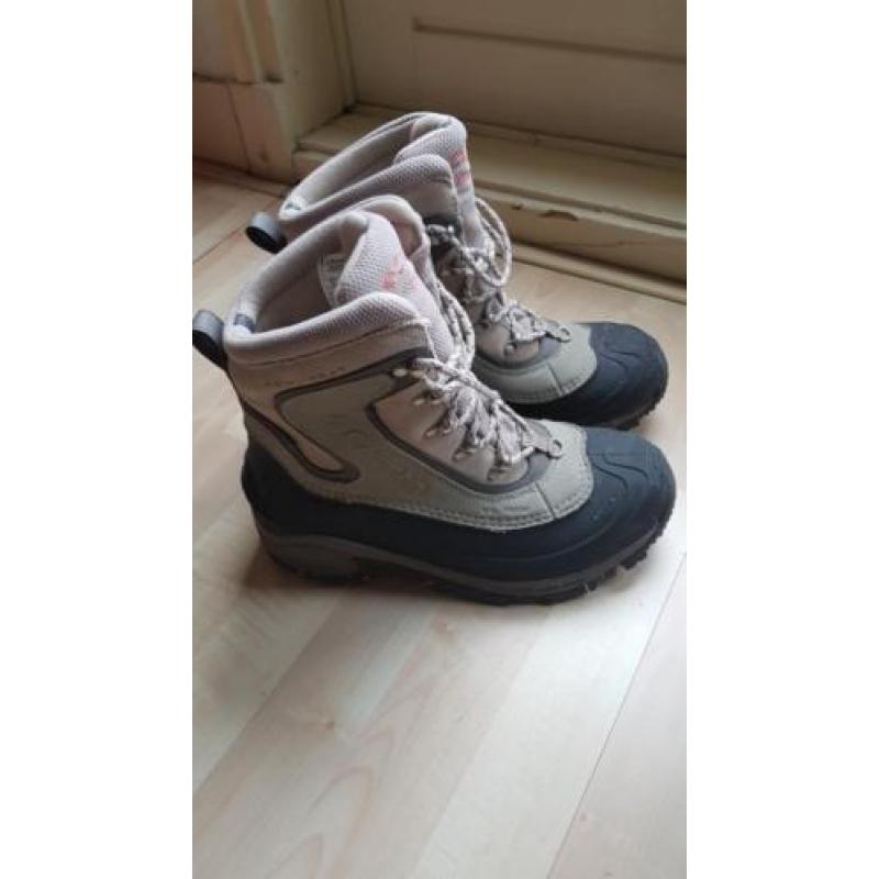 Colombia snowboots maat 41 1/2 vallen kleiner maat 40