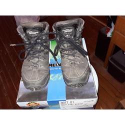 Dames wandelschoenen maat 41.